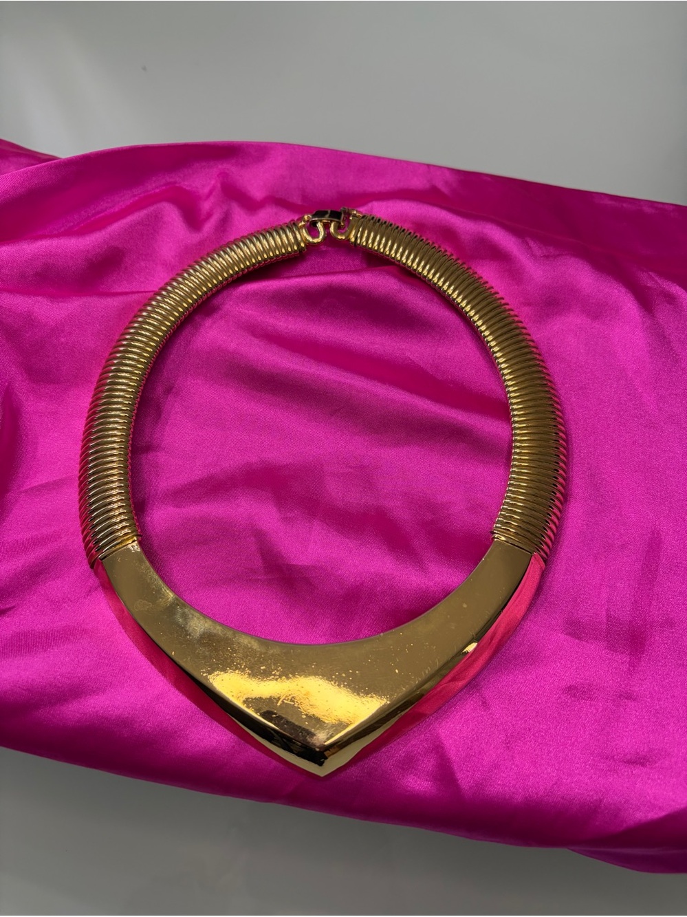 Givenchy Gold V-Front Collar Necklace vintage